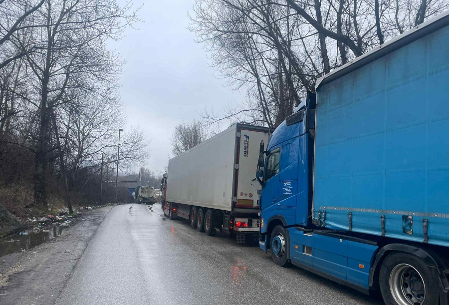 Freight transporters’ protest blocks North Macedonia–Kosovo border