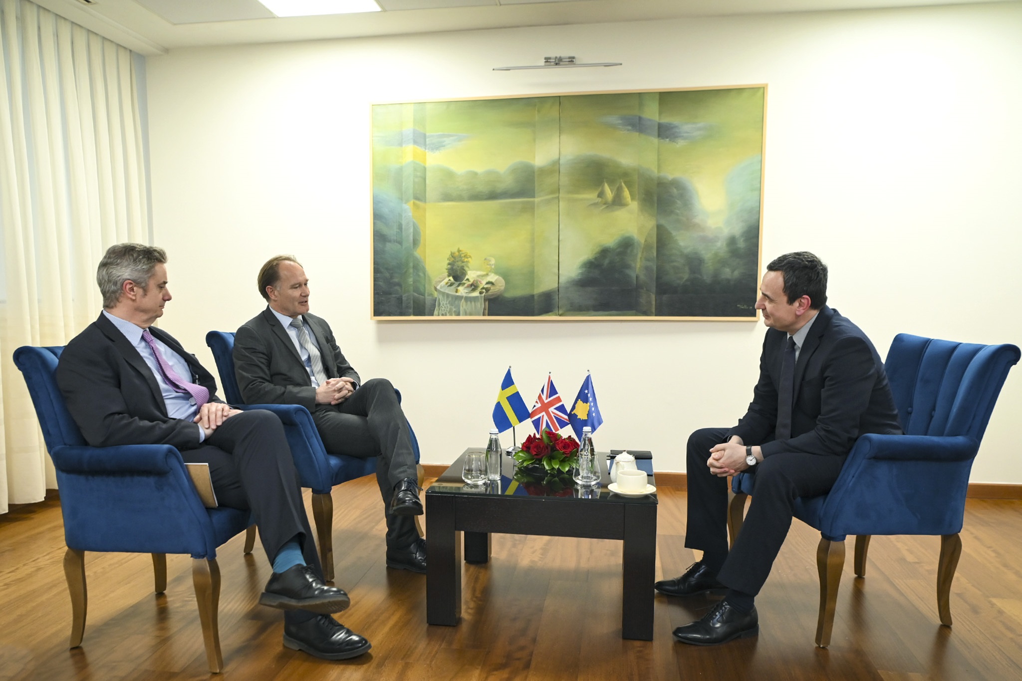 Details from Prime Minister Kurti’s meeting with the Swedish and British ambassadors