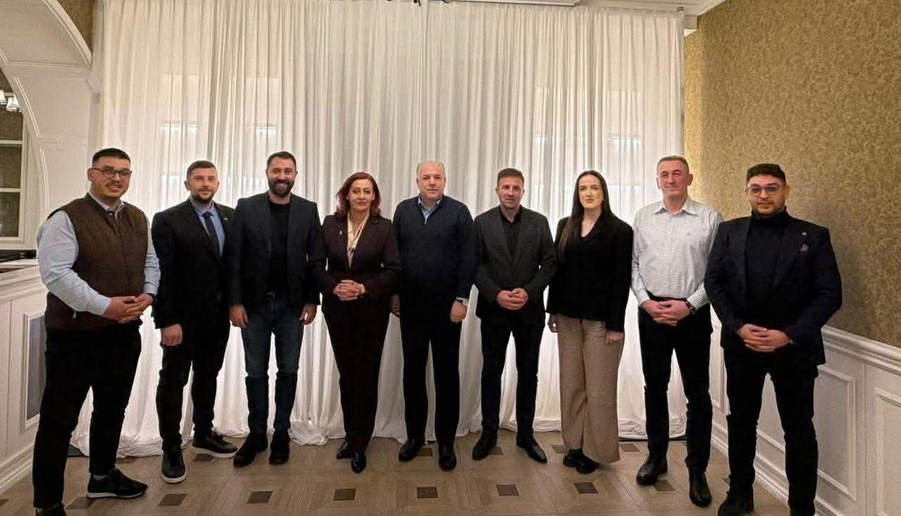 Do non-Serb community MPs have any conditions for forming the government and electing the president?