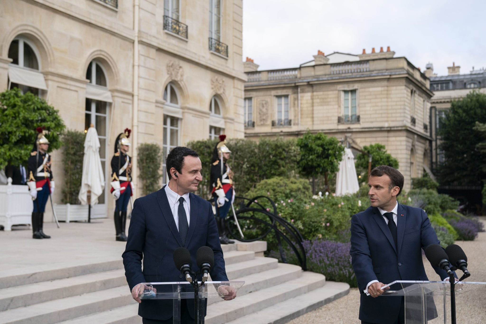 Vucic announces a meeting between Kurti and Macron, no confirmation from either side