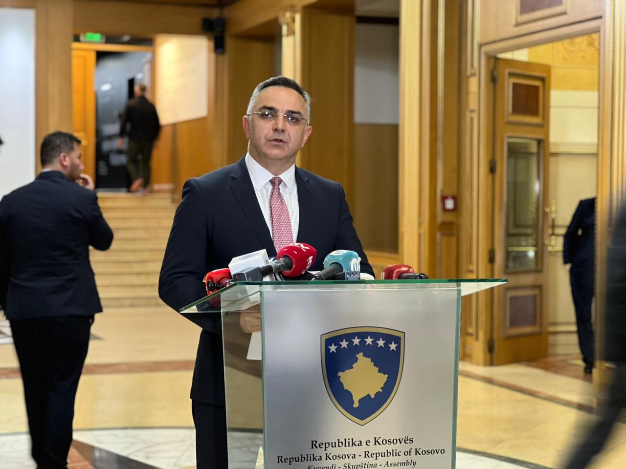 Tahiri calls 13th salary for public sector “shameful” without private sector support
