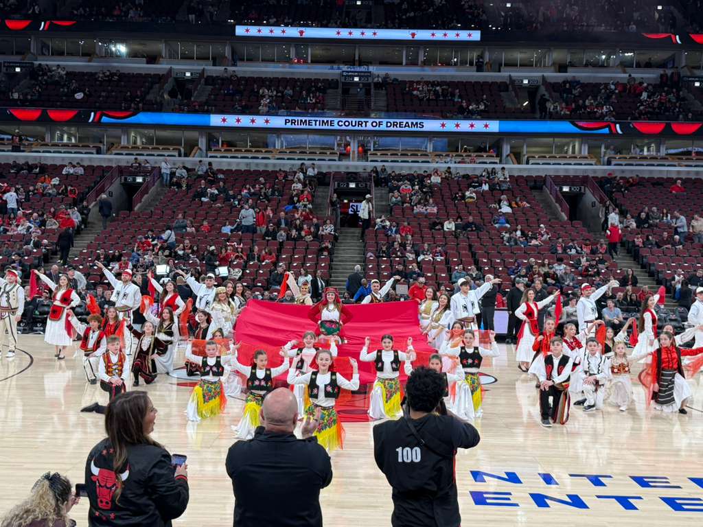 “Heart full of pride”: Albanians sing and dance at the NBA game Chicago Bulls – Indiana Pacers