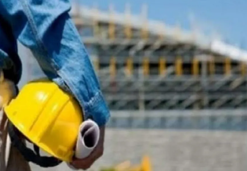 Worker dies in Gjakova after being trapped under a truck