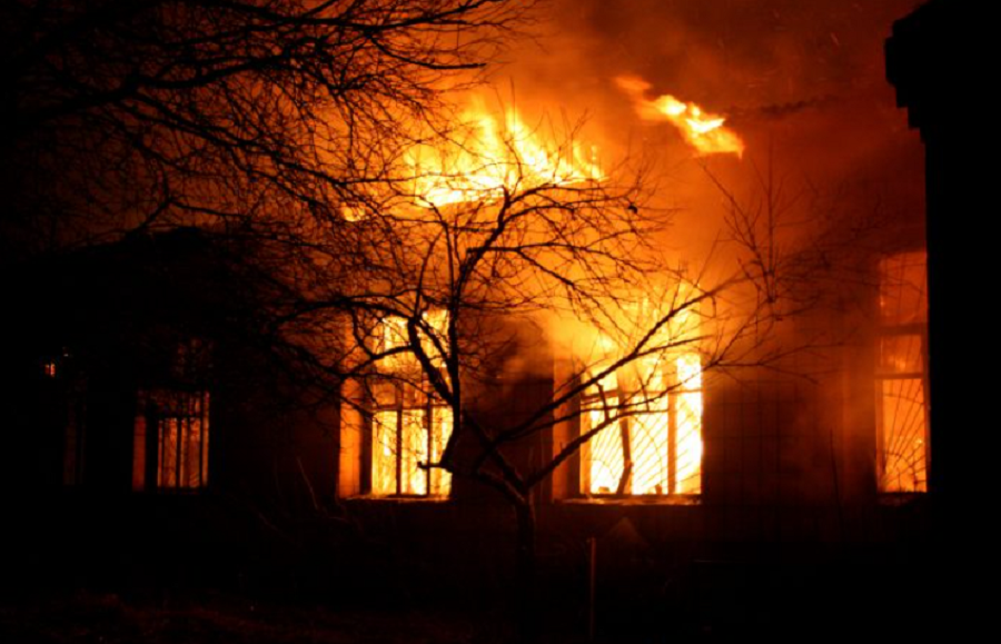 House engulfed by fire in the Prishtina, one person injured