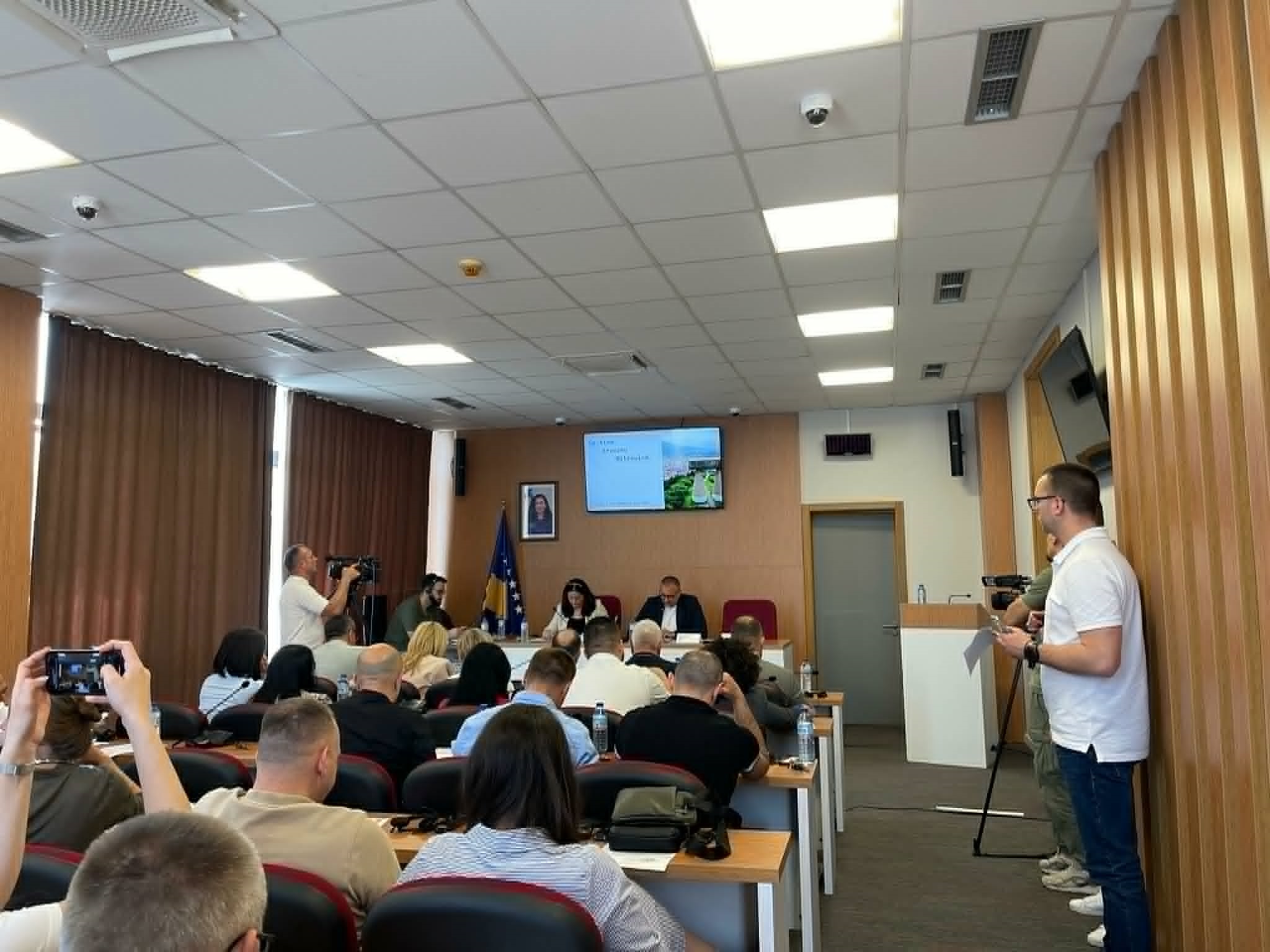 Ferati-Doli’s speech is interrupted after she accuses the mayor of North Mitrovica