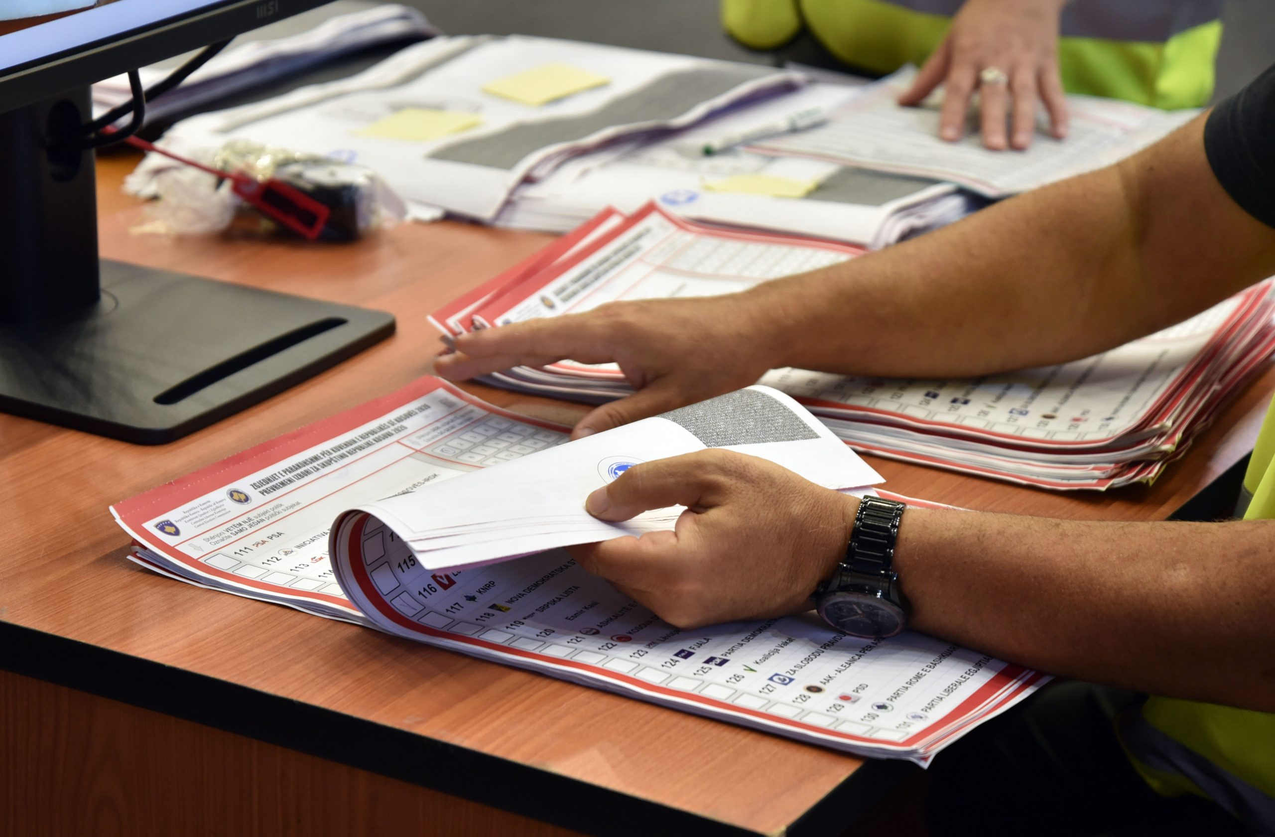 Kosovo’s Central Election Commission begins recount of votes in 185 polling stations