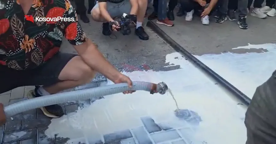 Tractor protest and spilled milk in Prishtina, farmers: Don’t leave us without bread