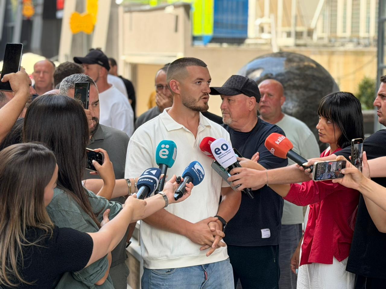 “Prishtina Parking” workers protest over delayed and unpaid salaries