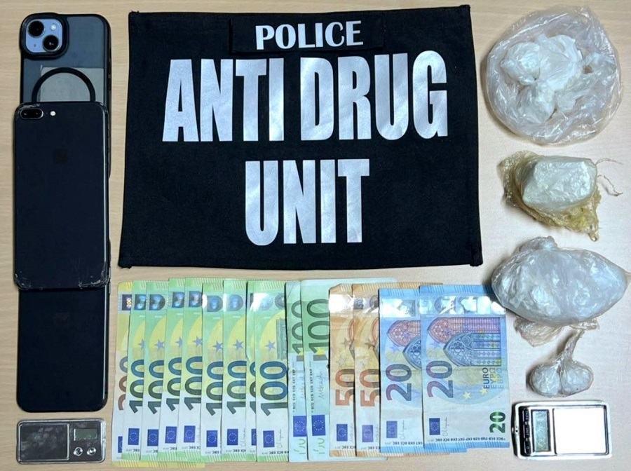 Two suspects arrested and 147.7 grams of suspected cocaine confiscated