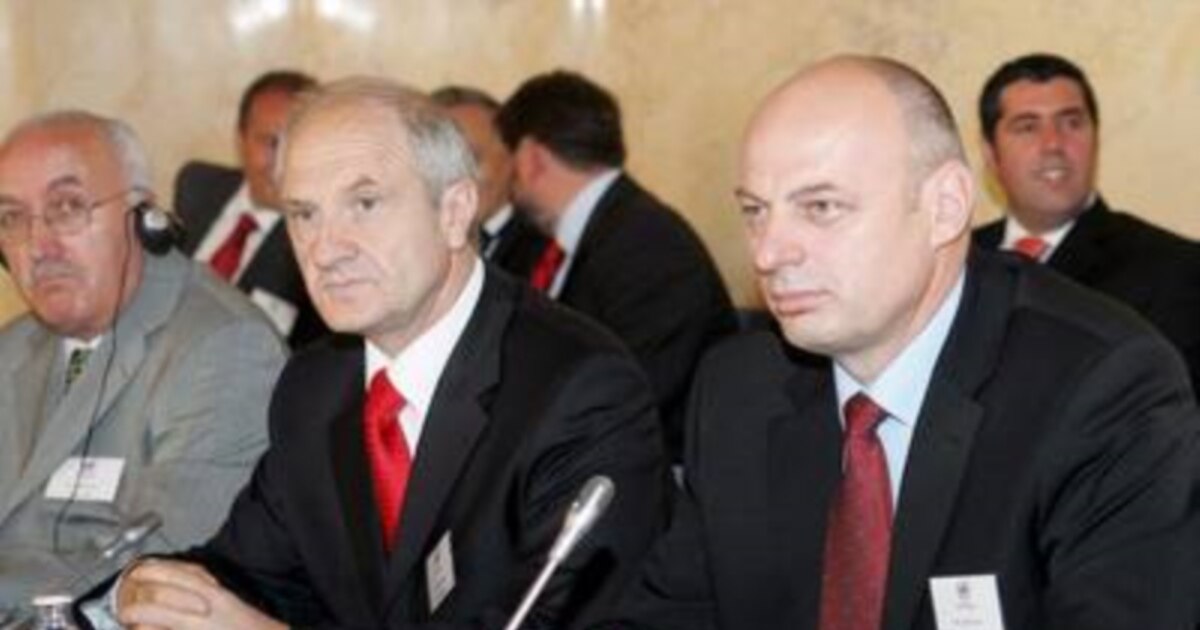 20 years since the “Meeting of the Elephants”