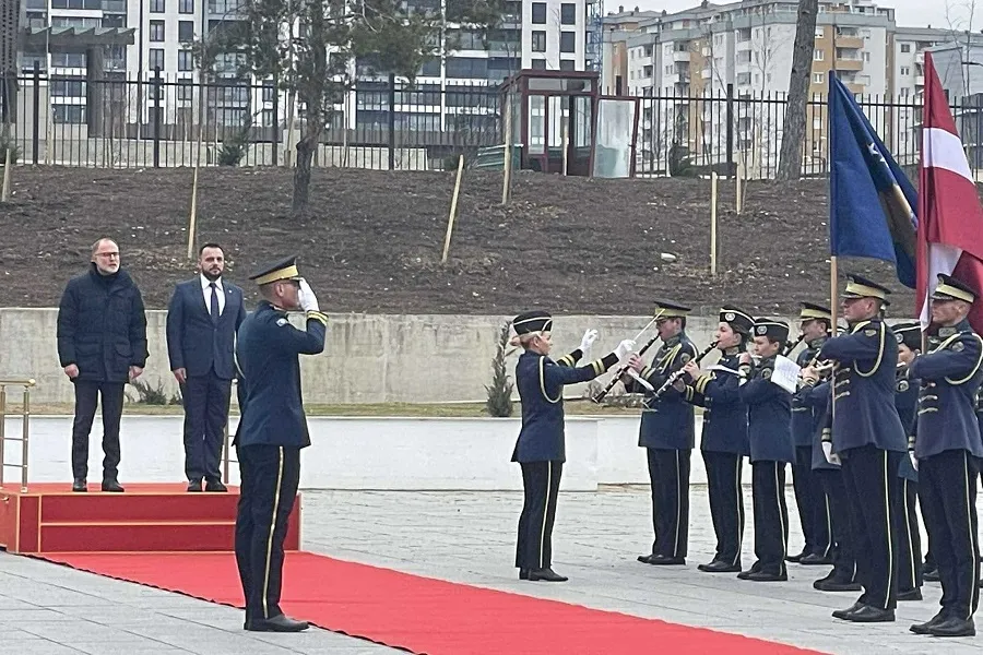 Maqedonci pret me ceremoni zyrtare homologun e Letonisë