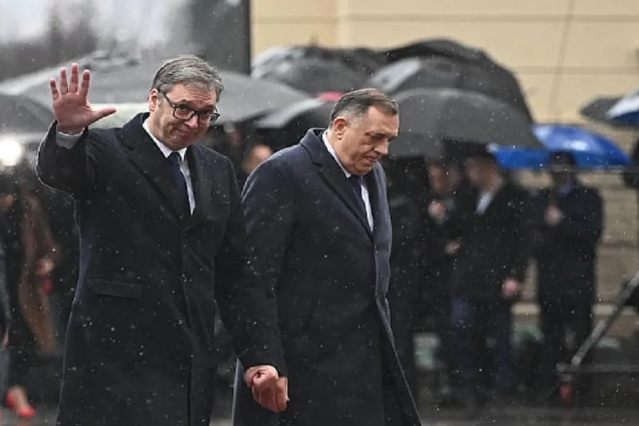 BE reagon ndaj festimeve, kujton Dodik e Vuçiq atë që shkruhet në Kushtetutën e Bosnjës