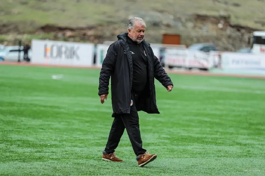 Prishtina mbetet pa trajner Klubi i futbollit FC Prishtina ka njoftuar se ka ndërprerë bashkëpunimin me trajnerin Alban Dragusha me marrëveshje të dyanshme Dragusha e udhëhoqi skuadrën kryeqytetase në 11 ndeshje gjatë fazës së fundit të   