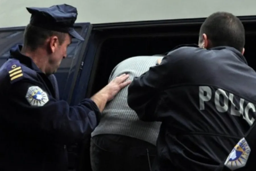 Arrestim Policia e Kosoves arkiv ilustrim
