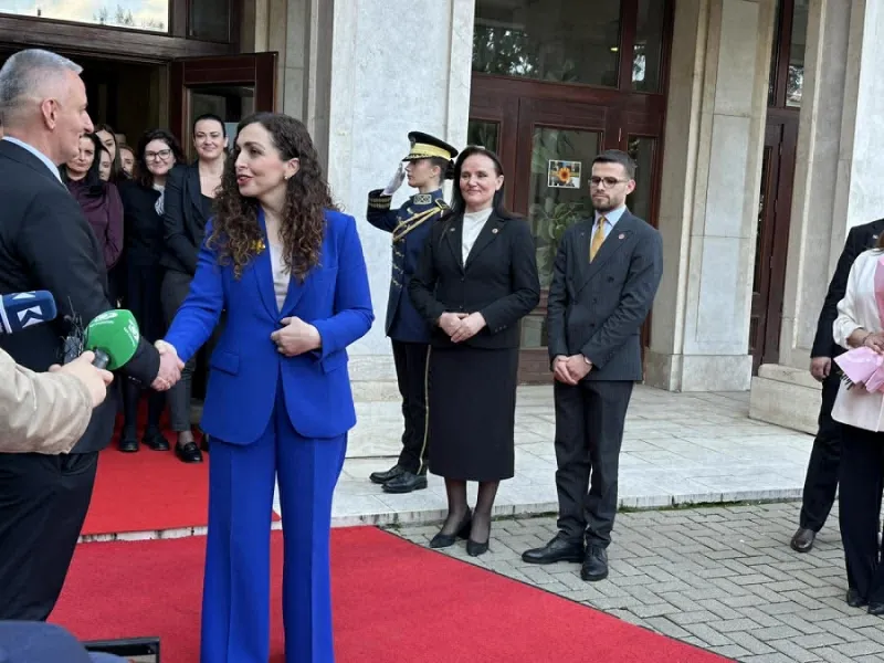 Vjosa Osmani 04