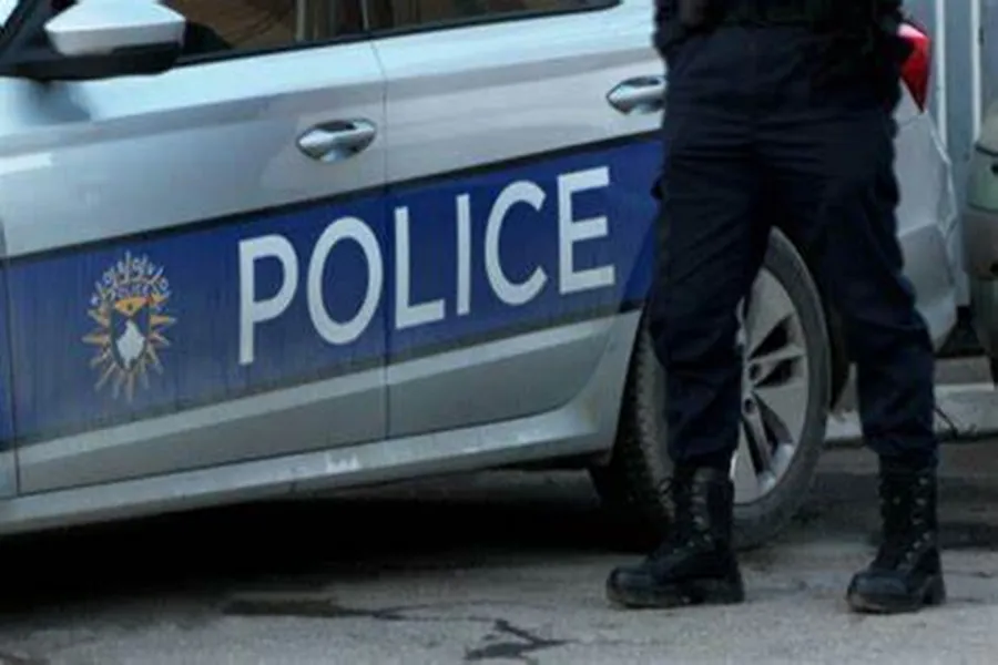 Policia e Kosoves - automjeti - arkiv - ilustrim
