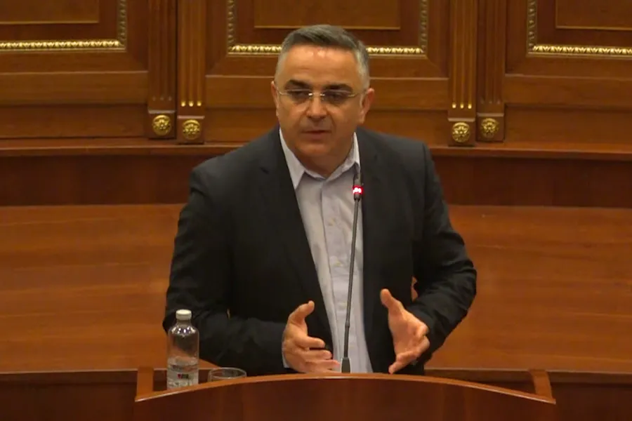 Besnik Tahiri 1234