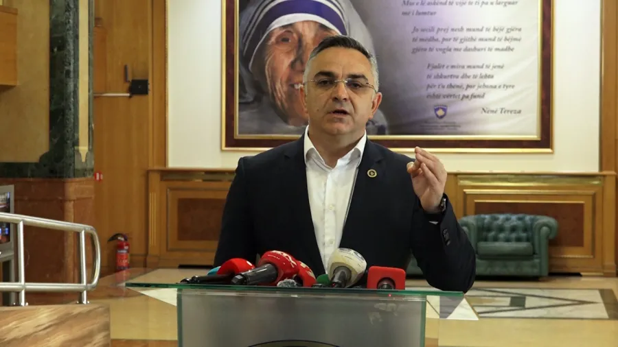 besnik tahiri fotoo