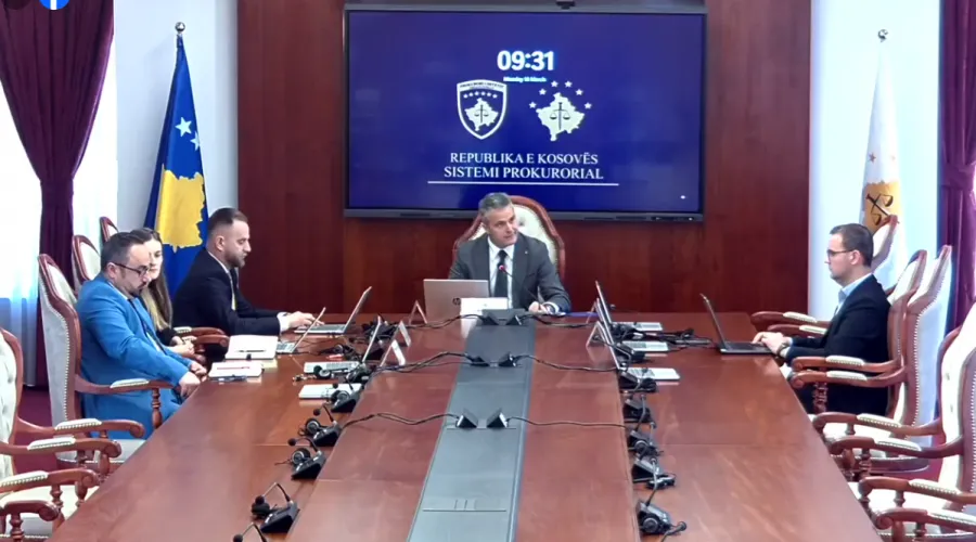Mbi 100 prokurorë dhe zyrtarë angazhohen për mbrojtjen e votës në zgjedhjet e 7 qershorit Prokurori i Shtetit ka angazhuar mbi 100 prokuror të shtetit dhe zyrtarë të sistemit prokurorial për ta mbrojtur votën e lirë të qytetarëve  dhe duke   