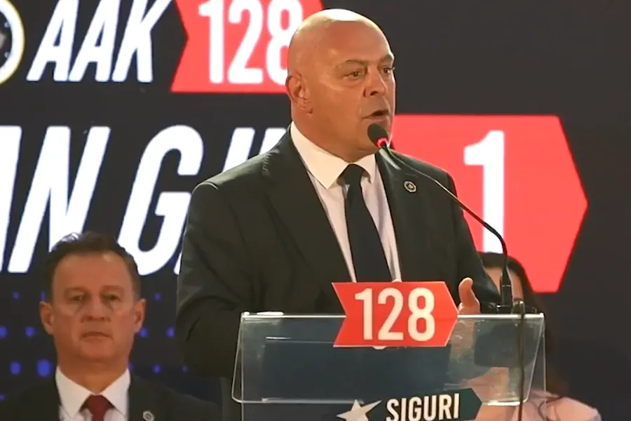 Gjini kritikon VV në  Kosova është në tren të gabuar me këta njerëz Në ditën e 8 të të fushatës zgjedhore Aleanca ka mbajtur tubim zgjedhor në Pejë  ku kandidati për kryeministër Ardian Gjini  ish kryetari Ramush Haradinaj dhe kandidatë për   