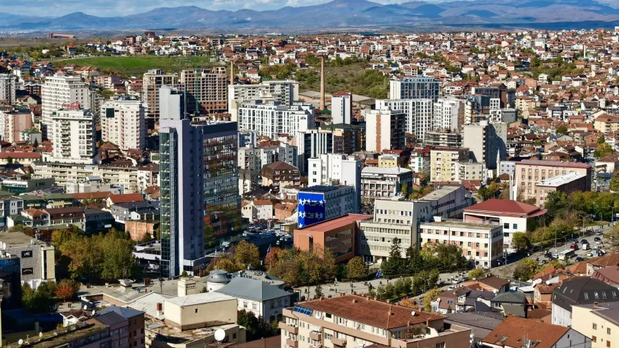 PDK  AAK dhe LVV mbyllin sonte fushatën  Prishtina në qendër të tubimeve zgjedhore