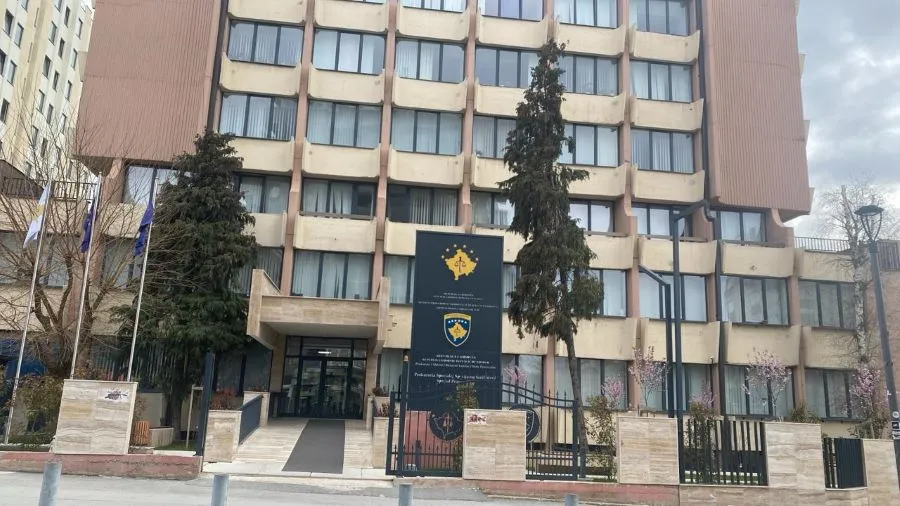 Nën vëzhgim tentativat për ndikim në zgjedhje përmes eksponentëve të Listës Serbe Policia e Kosovës dhe Zyra e Kryeprokurorit të Shtetit kanë bërë të ditur se janë duke trajtuar një sërë rastesh që lidhen me dyshime për ndërhyrje të jashtme dhe   