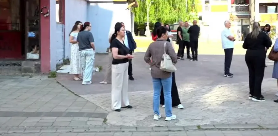 Lista Serbe sërish voton në grup   LIVE nga Mitrovica  Arbnora Pllana  gazetare