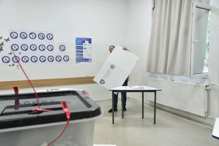 Policia  Zgjedhjet kaluan pa incidente serioze  17 raste penale u iniciuan