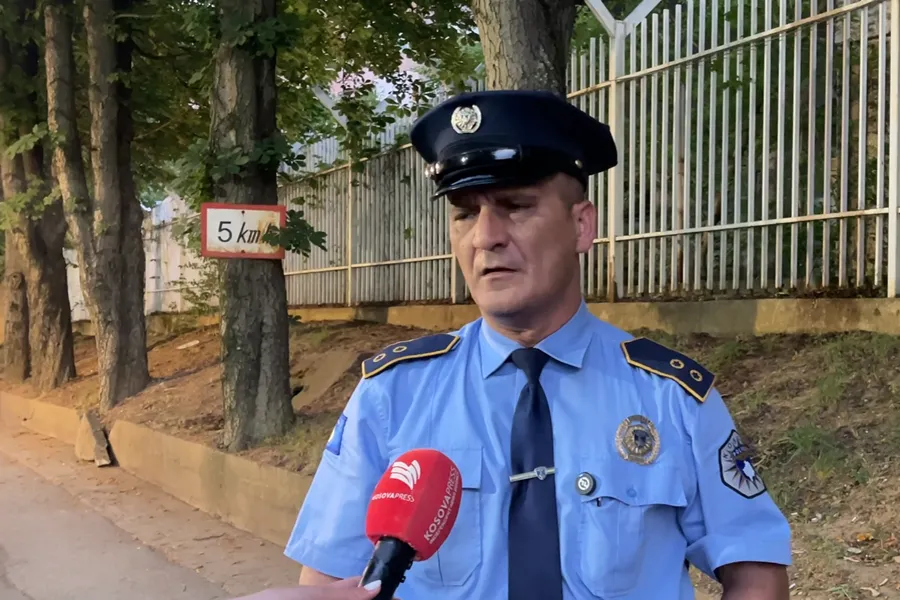 Policia thotë se procesi zgjedhor në veri ishte i qetë  po merret me Qendrën e votimit në shkollën  Sveti Sava  Shefi i planifikimit në kuadër të Operativës rajonale nw Mitrovicë Veri të Policisë së Kosovës  Erduan Baliqi  tha për KosovaPress se   