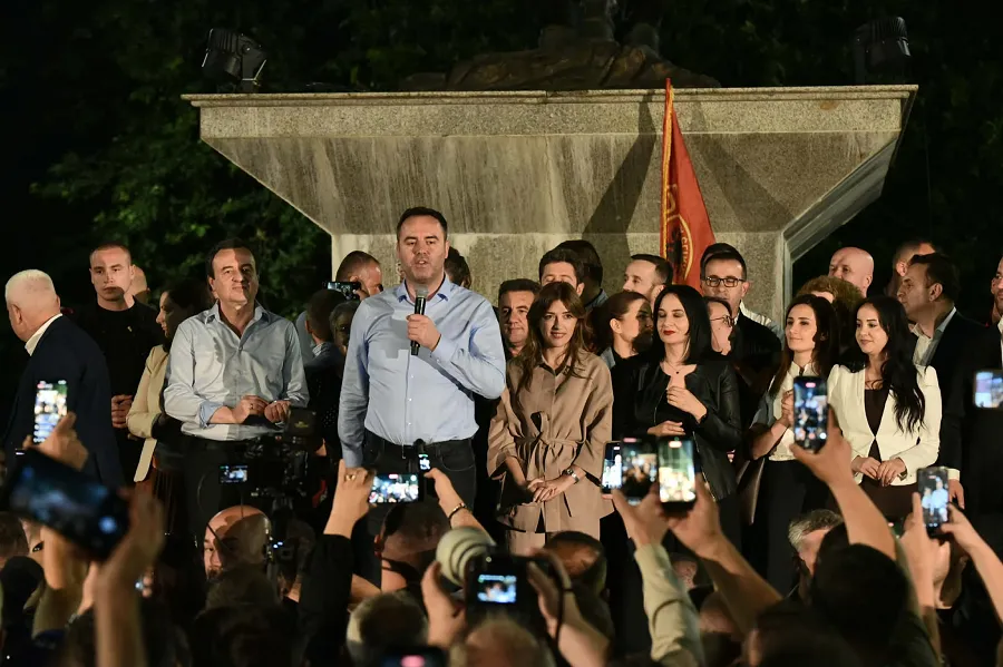 Festa e LVV së  Konjufca  Urime  Qeveria Kurti 4 Kandidati për deputet nga Lëvizja Vetëvendosje  Glauk Konjufca  ka falënderuar qytetarët për mbështetjen e dhënë në zgjedhje  duke e cilësuar rezultatin si dëshmi të kulturës së lartë demokratike   