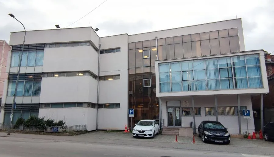 Kërkohet paraburgim ndaj një personi për asgjësim të dokumenteve të votimit Prokuroria Themelore në Prizren paraqiti kërkesë për caktimin e masës së paraburgimit ndaj një të pandehuri për kryerjen e veprës penale  Asgjësimi i dokumenteve të   