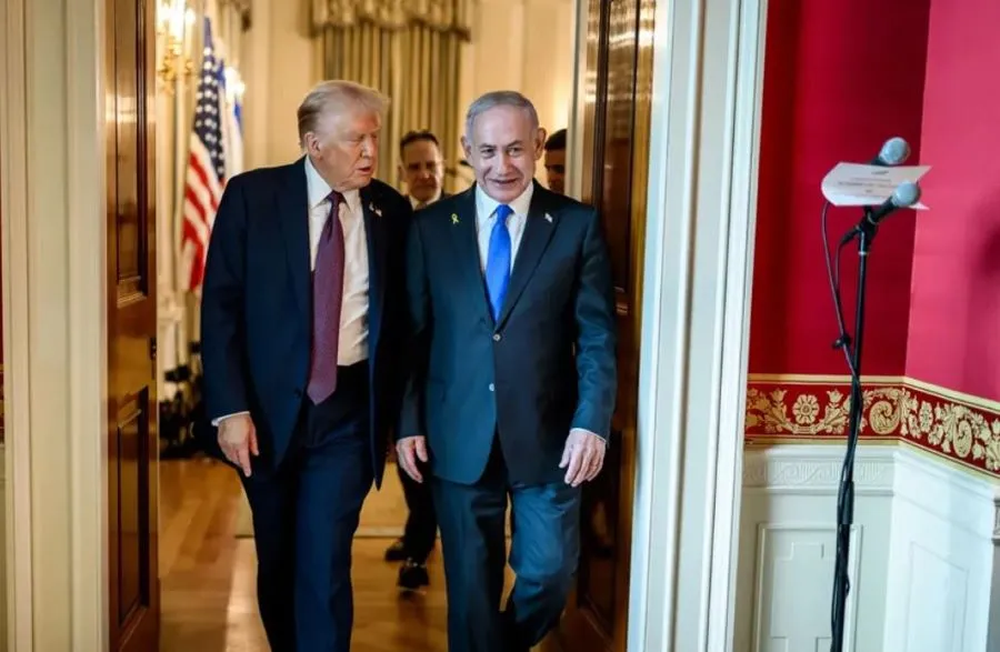 E paralajmërova Netanyahun të mos sulmonte Iranin   Trump  Marrëveshja me Teheranin vetëm pak ditë larg Presidenti i SHBA së  Donald Trump  ka deklaruar se e paralajmëroi kryeministrin izraelit Benjamin Netanyahu se Izraeli rrezikonte të mbetej   