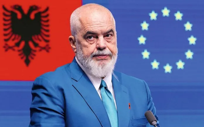 Rama reagon ndaj Ministrisë së Jashtme të Iranit  Nuk do t i bëni kurrë shqiptarët armiq të popujve Kryeministri i Shqipërisë  Edi Rama reagoi sot pas deklaratës së zëdhënësit të Ministrisë së Jashtme iraniane  Esmail Baghaei  i cili i pyetur në   