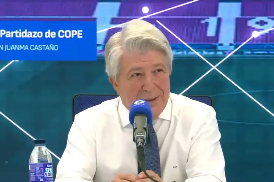 Presidenti i Atleticos mbyll derën për Barçën e Realin  Alvarez nuk preket Presidenti i Atletico Madridit  Enrique Cerezo  ka reaguar ashpër ndaj interesimit të Real Madridit dhe Barcelonës për sulmuesin argjentinas Julián Álvarez  duke theksuar   