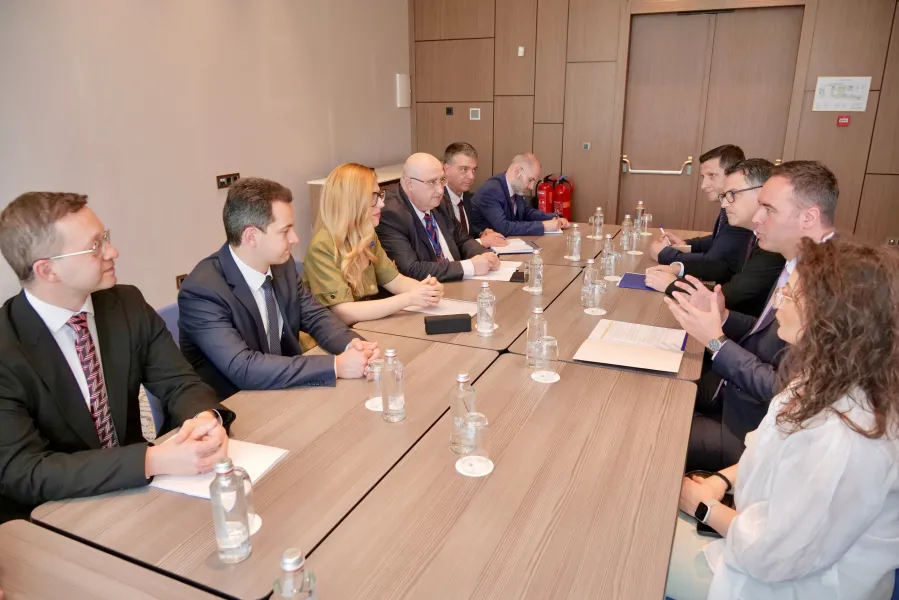 Bullgaria i ofron  mësime  Kosovës për integrim në BE dhe anëtarësim në KiE Bullgaria ka konfirmuar mbështetjen e saj të vazhdueshme për integrimin evropian të Kosovës  duke theksuar se Prishtina mund të llogarisë në Sofjen si në rrugën drejt   
