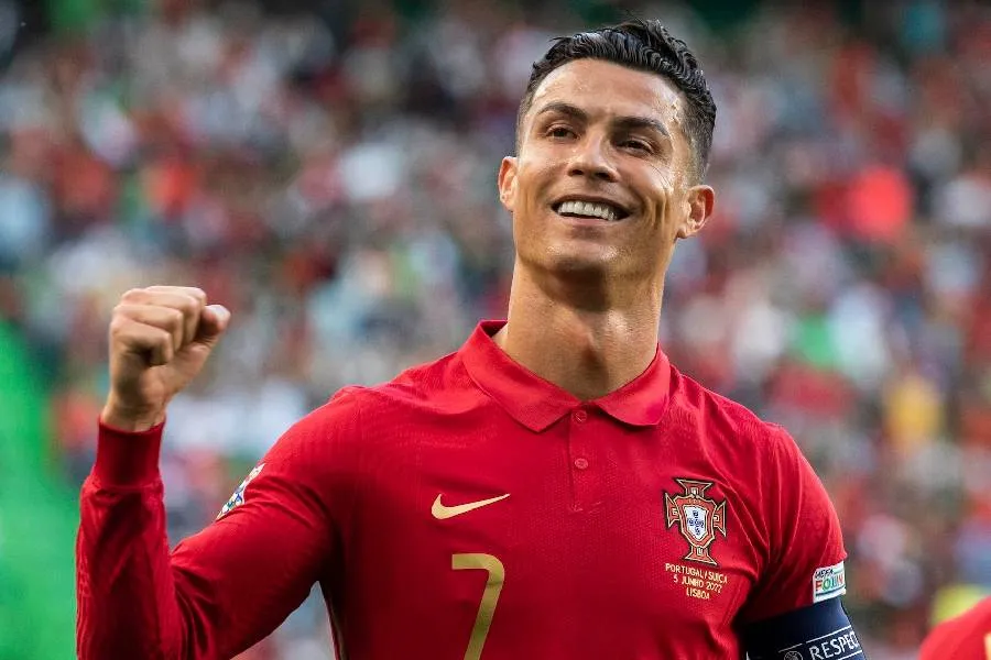  Last Dance   Ronaldo kërkon fundin perfekt me Portugalinë Portugalia zotëronë një nga skuadrat më të forta në botë  me mesfushën e përbërë nga Bruno Fernandes  Vitinha dhe João Neves  ndërsa portieri Diogo Costa konsiderohet një nga më të mirët   