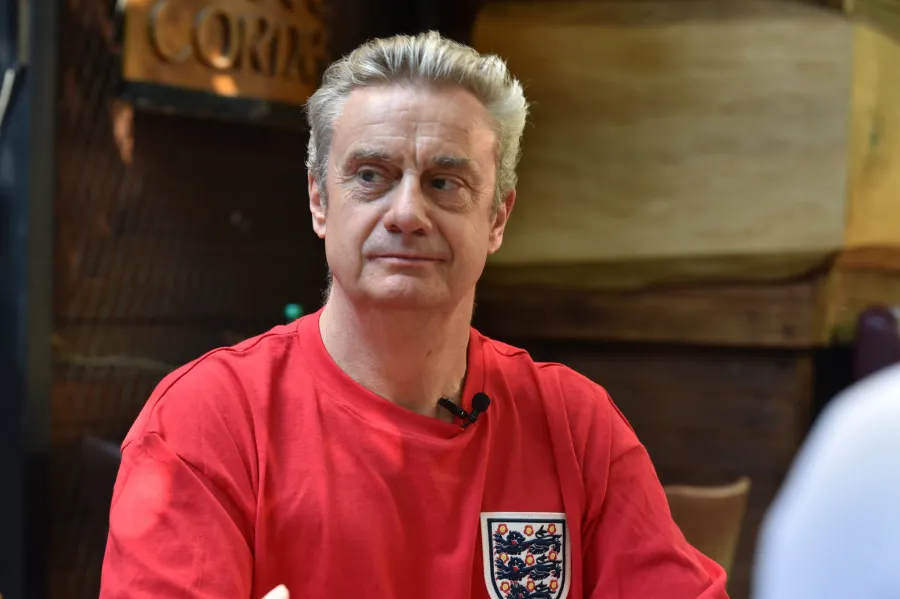 Komunat me shumicë serbe  Hargreaves  Kosova ka marrë zotime  të dalë me propozime konkrete Ambasadori i Britanisë së Madhe në Kosovë  Jonathan Hargreaves  dhe ai i Gjermanisë në Kosovë  Rainer Rudolph  në një intervistë ekskluzive për   