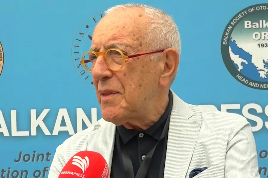 Rreth 200 folës nga 15 vende marrin pjesë në Kongresin Ballkanik të ORL së Specialisti i njohur turk i otorinolaringologjisë dhe kirurgjisë së kokës dhe qafës nga Bursa  Ibrahim Hizalan  ka vlerësuar rëndësinë e Kongresit të 14 të Ballkanik të   