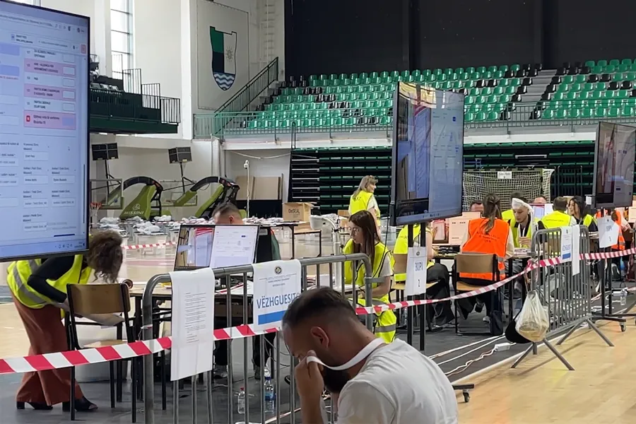 Vazhdon procesi i numërimit të votave nga përfaqësitë diplomatike  në radhë numërim i atyre me postë