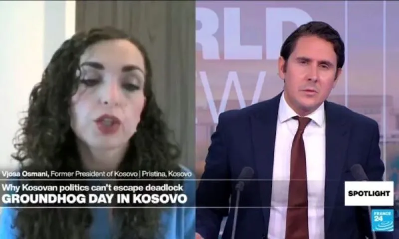 Osmani i reagon gazetarit francez për UÇK në  Jo separatistë  po çlirimtarë Ish presidentja  Vjosa Osmani  në një intervistë për televizionin francez  France24  ka kundërshtuar gazetarin që e cilësoi UÇK në si  separatiste   duke theksuar se ajo   