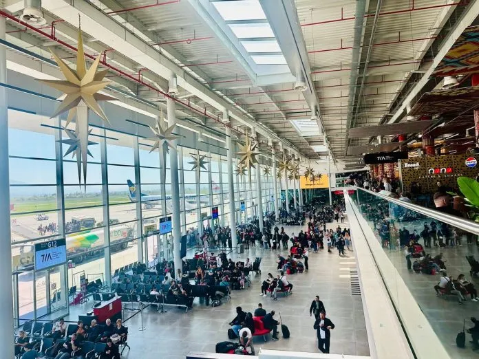 Rinas  mbi 1 2 milion pasagjerë në maj   fluks rekord në kufirin shqiptar
