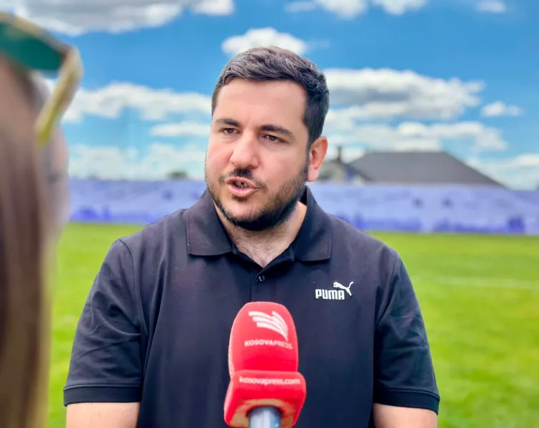 Turneu ndërkombëtar i Ragbit në Istog  Hani flet për rëndësinë Sekretari i përgjithshëm i Federatës së Ragbit të Kosovës  Evzi Hani  ka theksuar rëndësinë e jashtëzakonshme që ka organizimi i turneut  Rugby Europe Sevens Conference 2  për vendin    