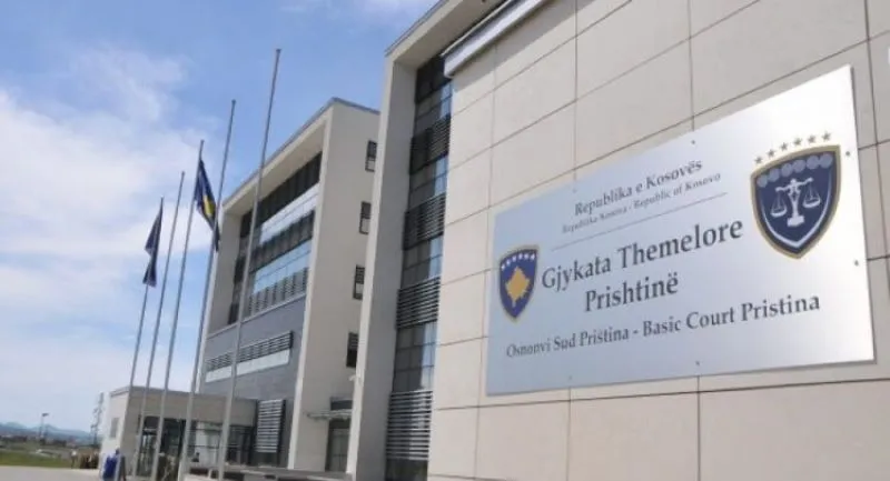 Nga një muaj paraburgim pesë të dyshuarve për krime lufte në rastin  Reçaku II  Gjykata Themelore në Prishtinë u caktoi masën e paraburgimit prej një muaji ndaj pesë të të dyshuarve për kryerjen e veprës penale  Krime lufte kundër popullsisë   