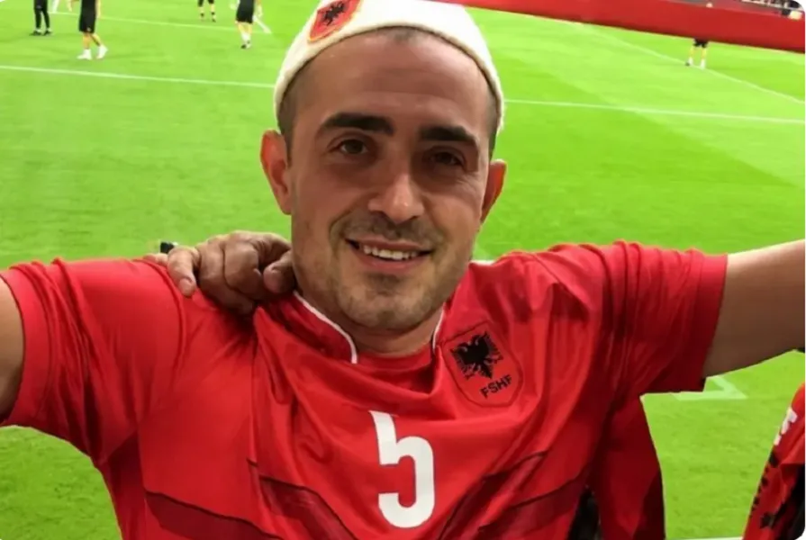 Blerim Salihu  djali i heroit Jashar Salihu  varroset të mërkurën në Botushë Ceremonia mortore e Blerim Salihut  djalit të heroit të kombit  Jashar Salihu bëhet nesër në varrezat e fshatit Botushë të Gjakovës  I ndjeri Blerim Salihu humbi jetën   