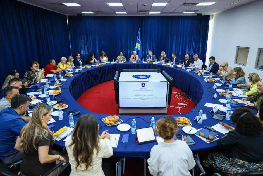 Gërvalla  Suksesi në luftën kundër dhunës matet me jetët që mbrojmë   Secila grua  secila vajzë  në fakt secili person që përballet me dhunë duhet ta dijë se institucionet do të jenë pranë tyre  se zëri i tyre do të dëgjohet dhe se siguria e tyre   