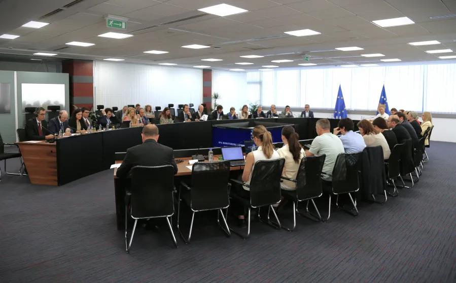 Takimi vjetor Kosova Komisioni Evropian  në fokus zbatimi i mbështetjes financiare dhe teknike të BE së Kosova dhe Komisioni Evropian mbajtën takimin vjetor të komitetit monitorues të Instrumentit të Asistencës së Para AnëtarësimitTakimi mes   