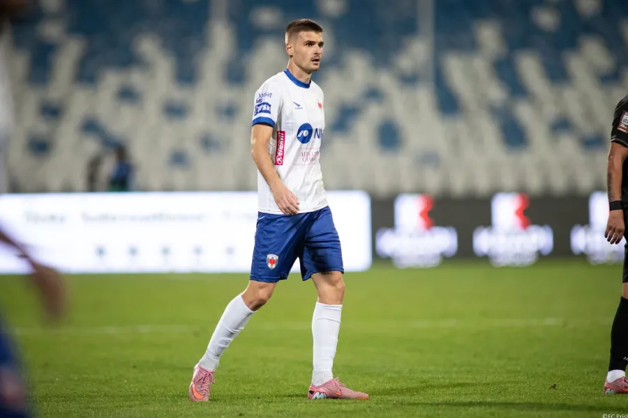 Leonat Vitija largohet nga FC Prishtina pas dy sezonesh Qendërmbrojtësi Leonat Vitija nuk do të jetë më pjesë e FC Prishtinës Lajmi është bërë i ditur zyrtarisht nga vetë klubi kryeqytetas  i cili ka njoftuar përfundimin e bashkëpunimit pas   