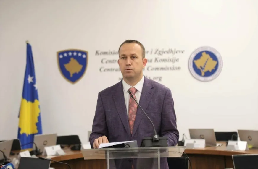 Elezi  KQZ sot përmbyllë numërimin e të gjitha fletëvotimeve Komisioni Qendror i Zgjedhjeve pritet që gjatë ditës së sotme  e mërkurë  të përmbyllë numërimin e të gjitha fletëvotimeve që i takojnë zgjedhjeve të parakohshme për Kuvendin e   