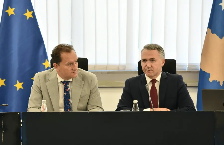 Zulfaj  Bllokada në Kuvend rrezikon humbjen e afro 60 milionë eurove nga Plani i Rritjes i BE së Bllokada në Kuvendin e Kosovës vonon zbatimin e reformave duke rrezikuar humbjen e rreth 60 milionë eurove nga Plani i Rritjes i BE së  Kështu u tha   