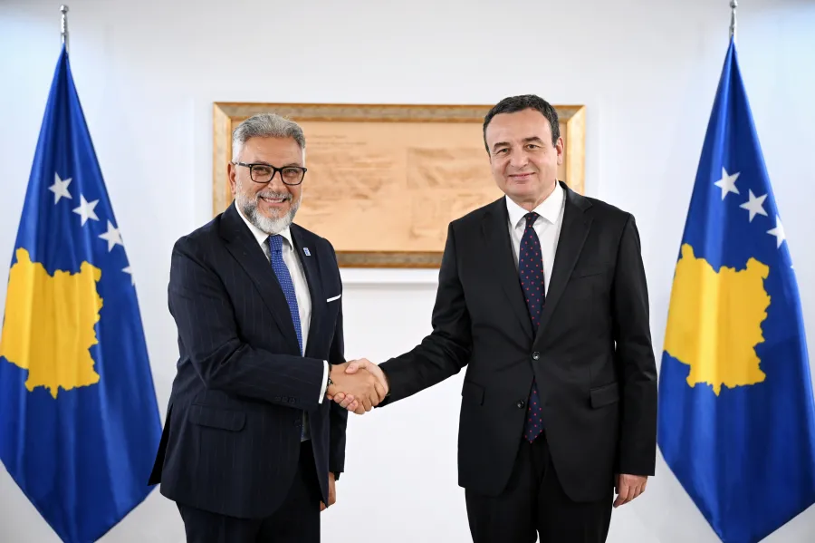 Kurti pret në takim lamtumirës shefin e EULEX it  vlerëson bashkëpunimin në sundimin e ligjit Kryeministri në detyrë  Albin Kurti priti në takim lamtumirës shefin e misionit të Bashkimit Evropian për Sundim të Ligjit në Kosovë  EULEX  Giovanni   